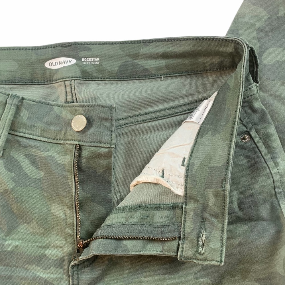 🍀Old Navy Rockstar Skinny Jeans Camo Print Frayed - Picture 8 of 9